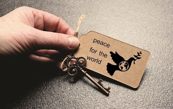 Le porte-clé flamme personnalisable : une stratégie de marketing tactile pour votre entreprise